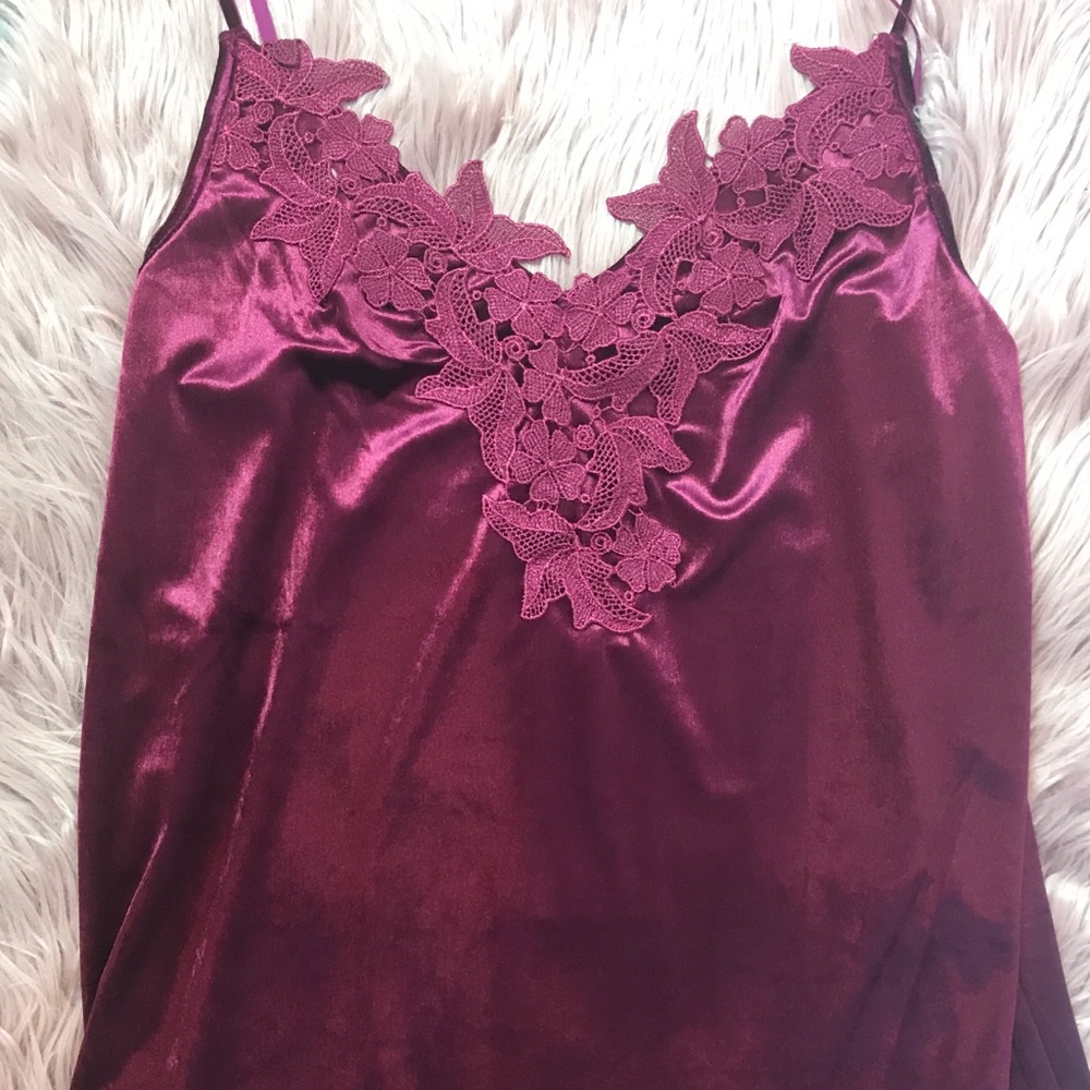 1 LEFT//RAVISHING Velvet Cami in Burgundy - Picture 5 of 7
